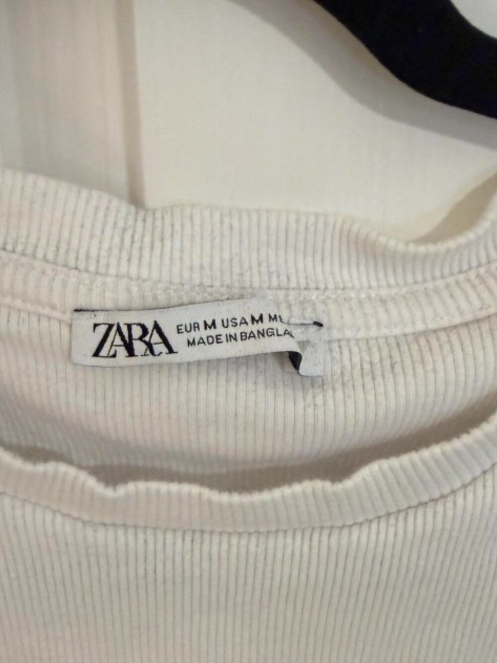 Zara Ruffle Top β Size M π - Picture 3 of 3